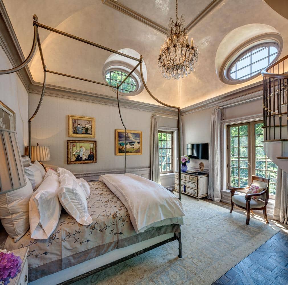 "Traditional Bedroom Design: Timeless Elegance"
