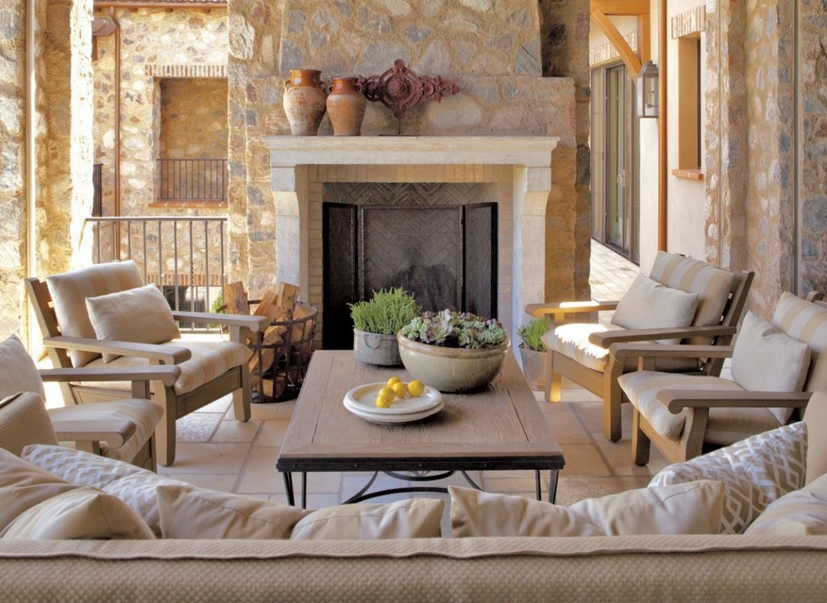 Tuscan Interior Design: Sunlit Elegance