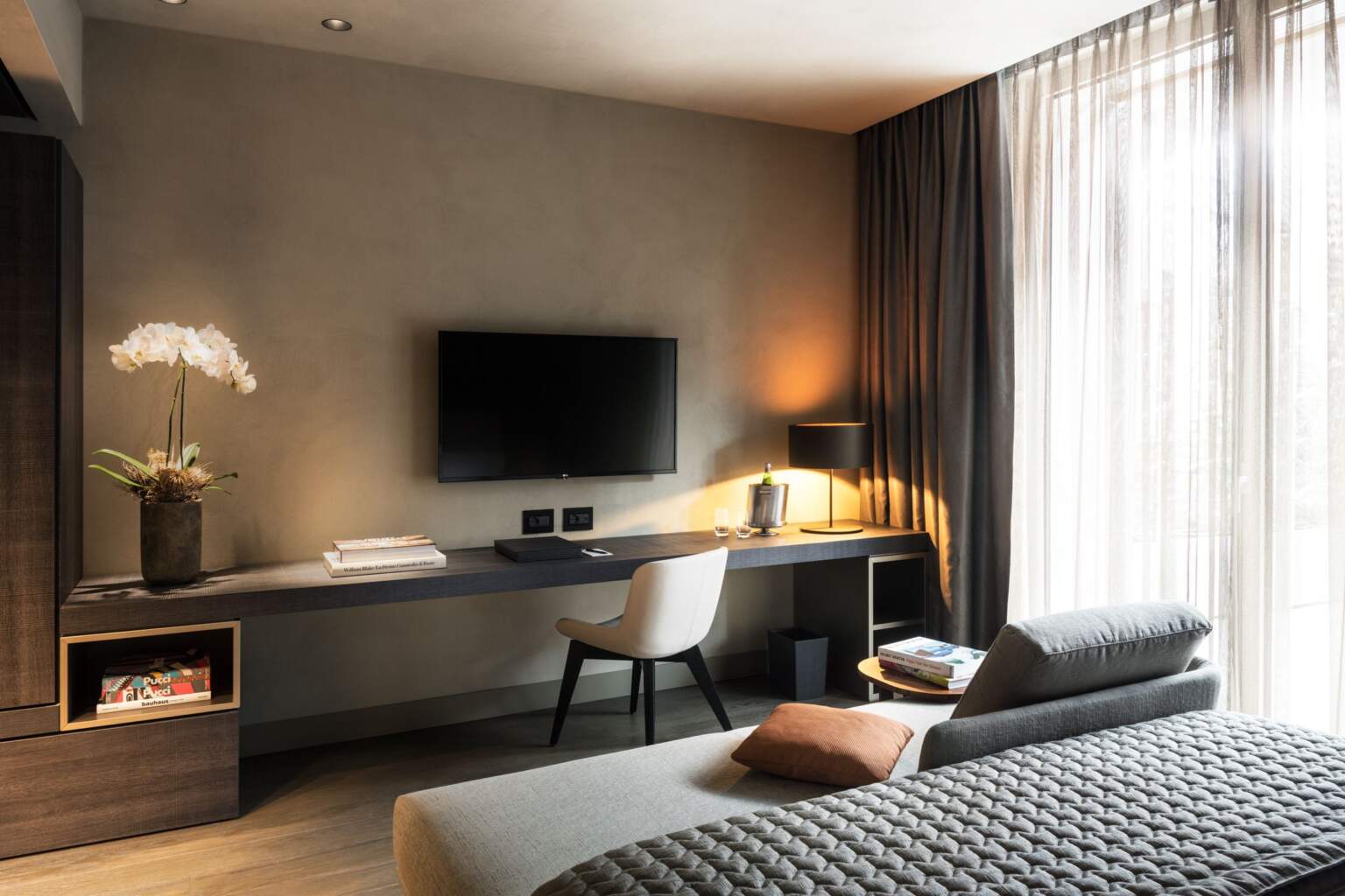 Hotel Interior Design: Mastering Space Transformation